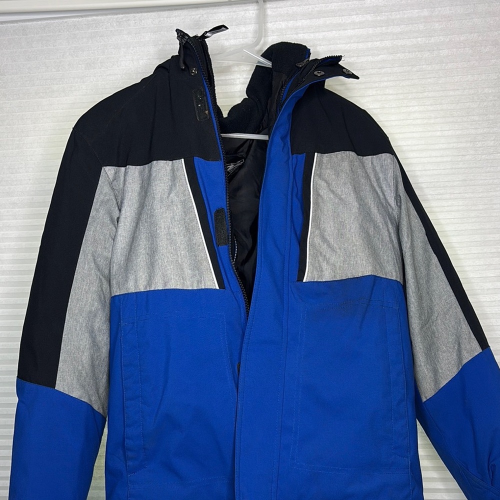 ZeroXposur Blue and Gray Ski Jacket with Weather-Resistant Features